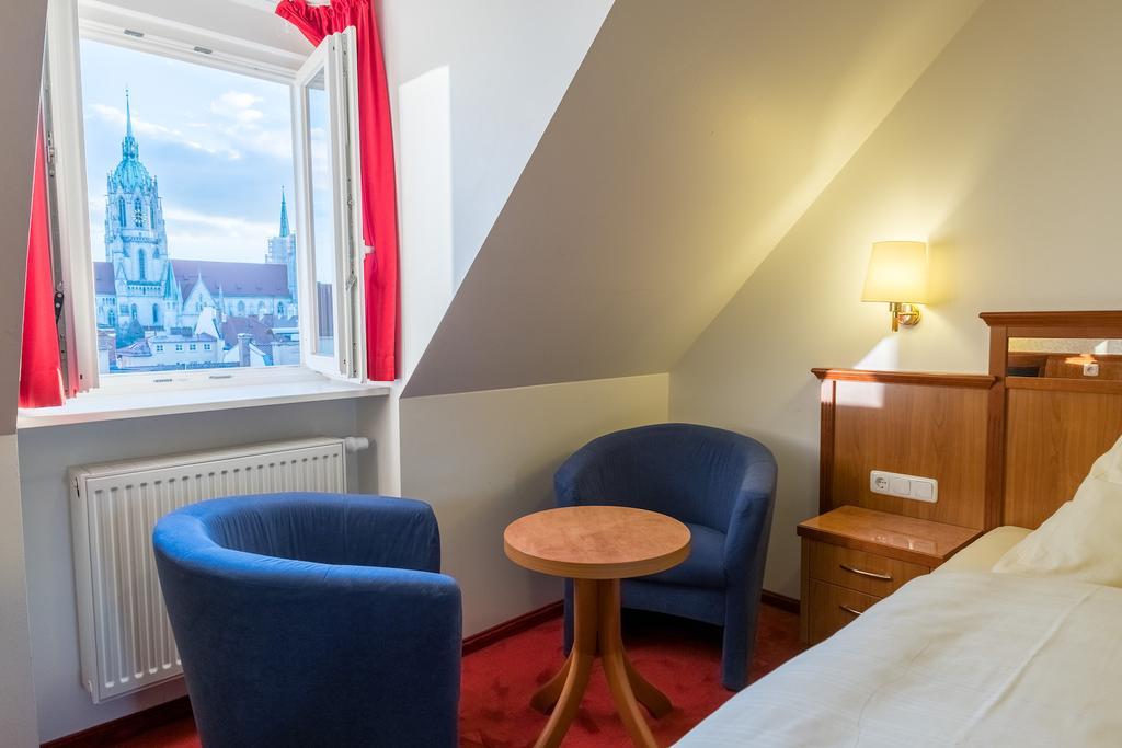 Hotel Bayernland Мюнхен Екстериор снимка