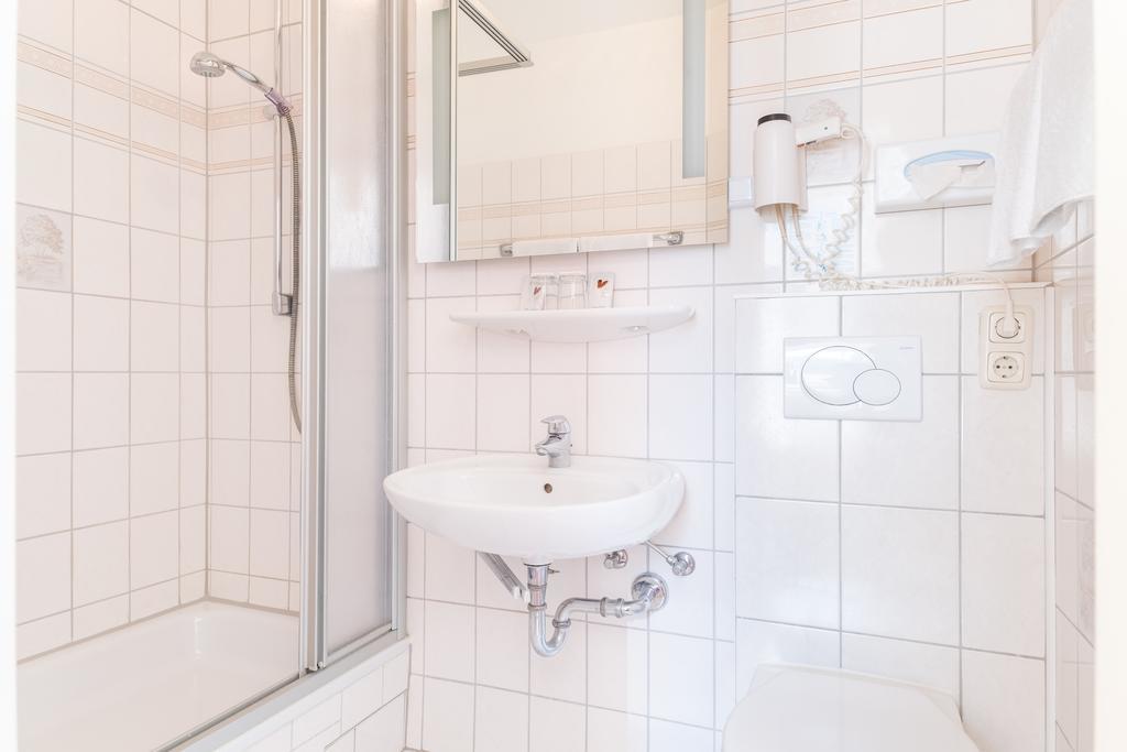 Hotel Bayernland Мюнхен Екстериор снимка