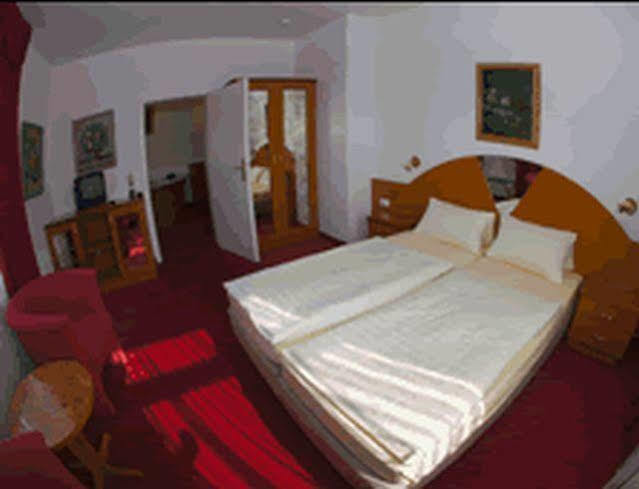 Hotel Bayernland Мюнхен Екстериор снимка